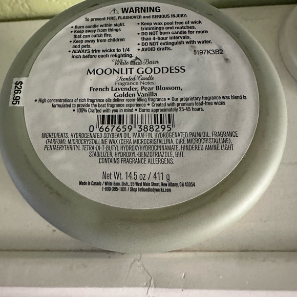 White Barn Moonlit Goddess Candle - Soft Green - Picture 4 of 4
